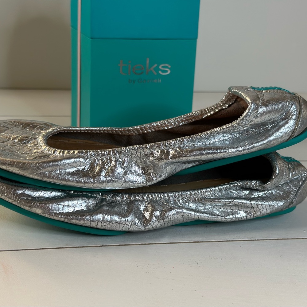 Tieks Size 7 Silver Screen - Picture 6 of 8